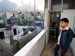 Having risked their lives, the majority find themselves living in safer environments, but still struggle to lead normal lives. Even in their place of refuge, displaced populations remain vulnerable, competing with host communities for jobs, and accessing limited services for health, education, shelter, water and sanitation. Credit: P. Sands/UNHCR Having risked their lives, the majority find themselves living in safer environments, but still struggle to lead normal lives. Even in their place of refuge, displaced populations remain vulnerable, competing with host communities for jobs, and accessing limited services for health, education, shelter, water and sanitation. Credit: P. Sands/UNHCR