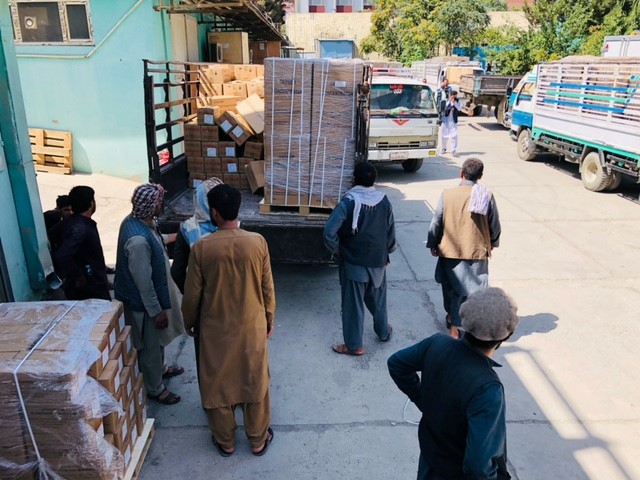 WHO delivers 500 oxygen concentrators to save lives in Afghanistan