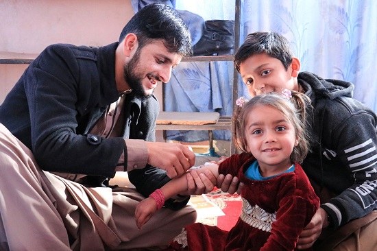 young-girl-receives-measles-polio-vaccine