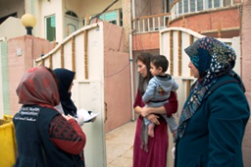 A WHO team visits Serhaladan quarter in Duhok providing information to parents on the vaccination campaign and distributing health promotion and informational materials