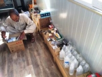 Some of the supplies provided by WHO will be distributed by the national health authorities to clinics such as this one in Garmawa camp, Dohuk 