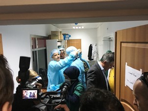 Surgeons_at_Gayyara_hospital