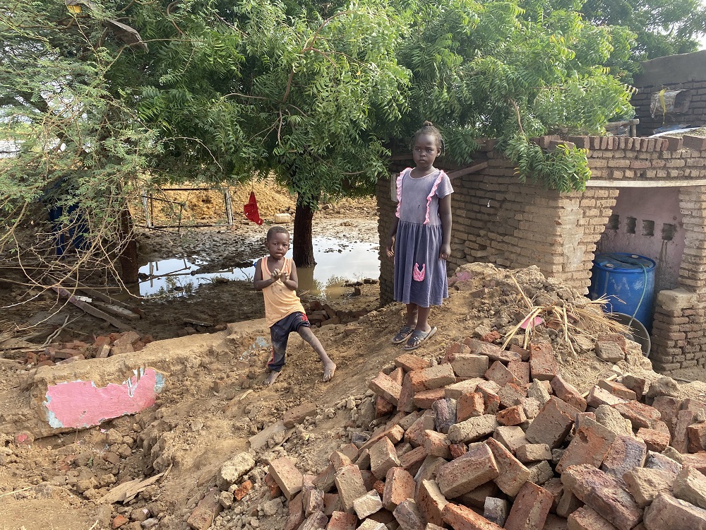 Sudan7_Flood-affected_family_Al_Managil_localitys_Ubood_area_Sudan_12_September_2022._By_Dr._Mohamed_Hassan Sudan7_Flood-affected_family_Al_Managil_localitys_Ubood_area_Sudan_12_September_2022._By_Dr._Mohamed_Hassan