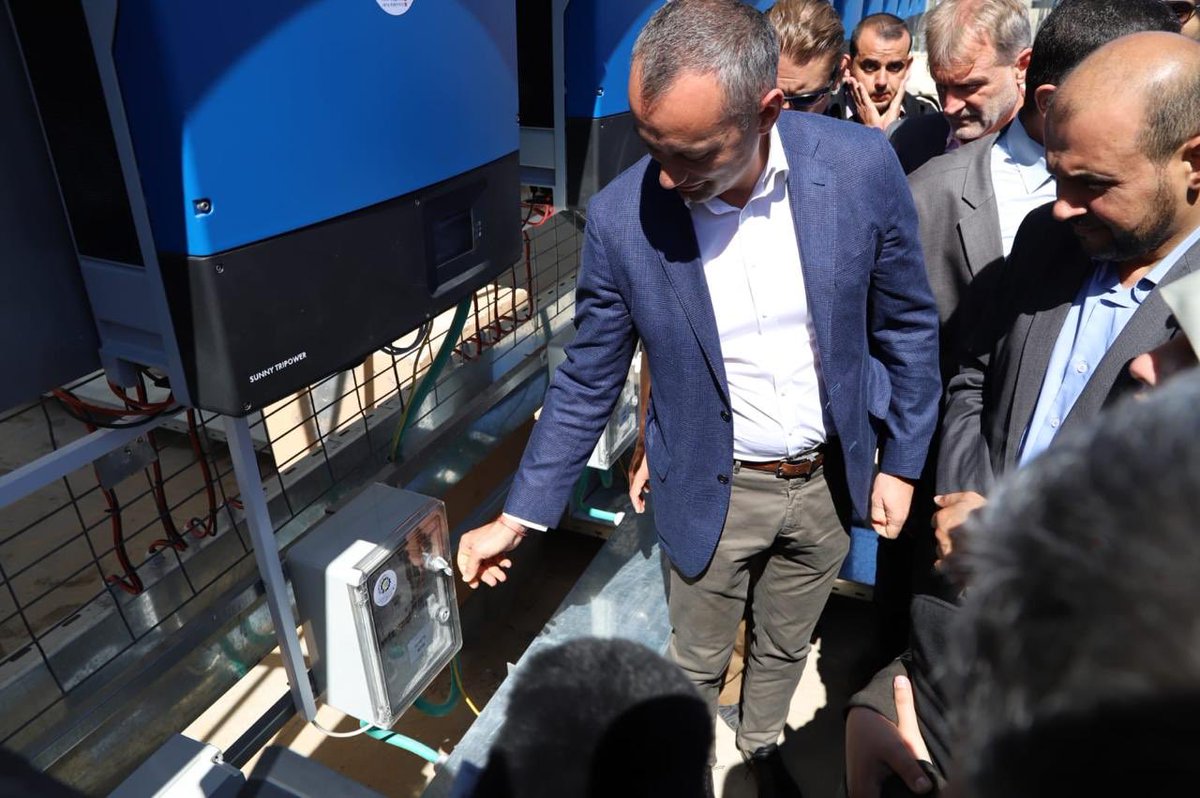 Nickolay Mladenov visiting solar plant at Nasser hospital in Gaza