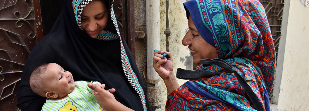 La photo nous montre des vaccinatrices 