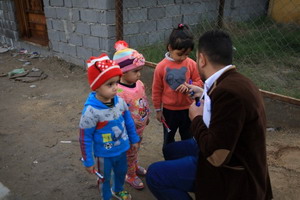 Doorstep to tent campaign to vaccinate Iraqi children against polio