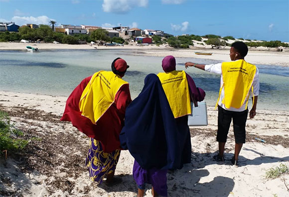 A targeted outbreak response: reaching out to Somalia’s high-risk populations A targeted outbreak response: reaching out to Somalia’s high-risk populations